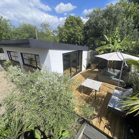 River Guest House With Jacuzzi Fire And Boat Hire Staines-upon-Thames Exterior foto